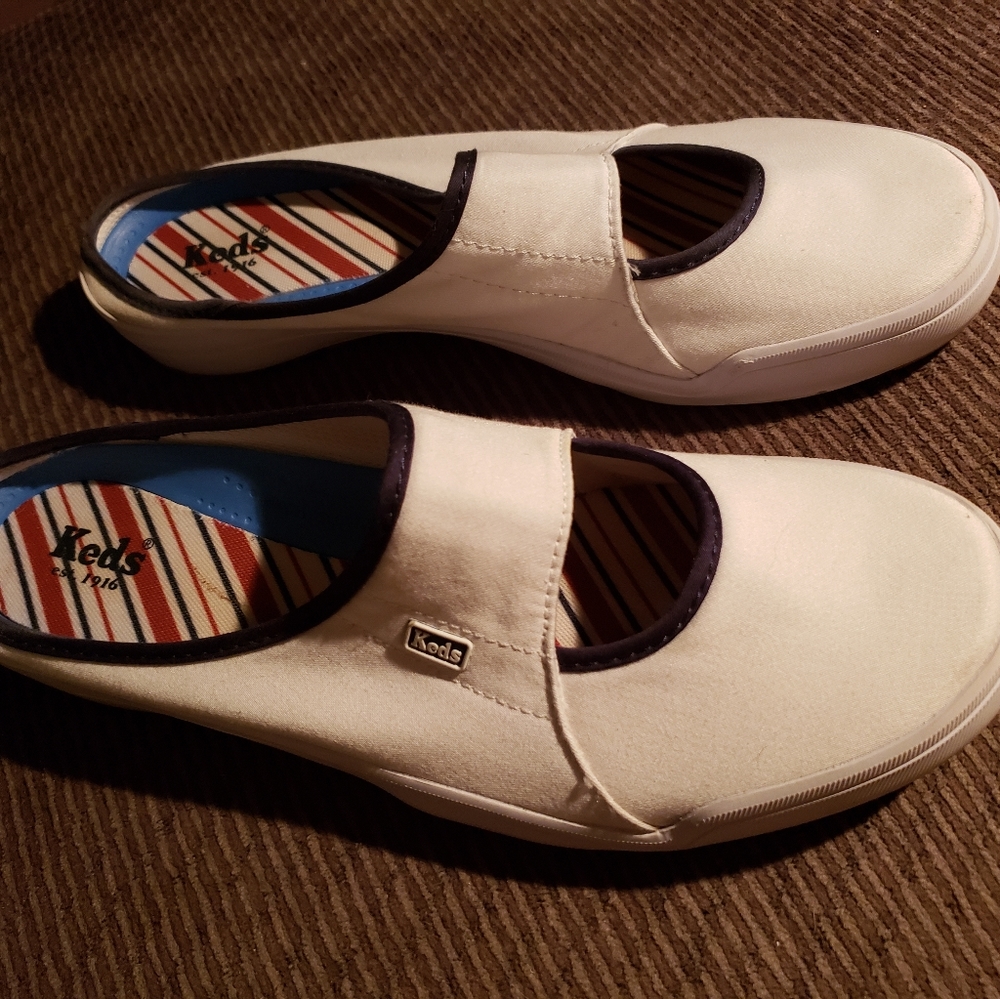 Lady's Sneaker